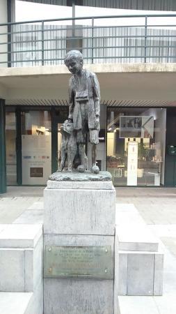 Beeldje van Nello en Patrasche